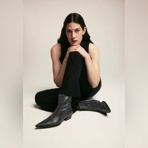 NIB - Vagabond Cassie Pointed Toe Black Leather Booties